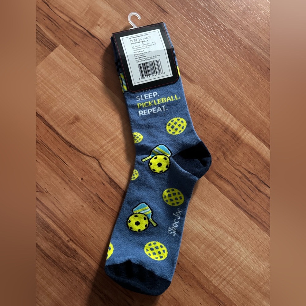 Pickle ball socks - Picture 3 of 4